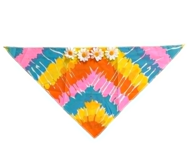Bandana Tie-Dye com Aplicação de Flores